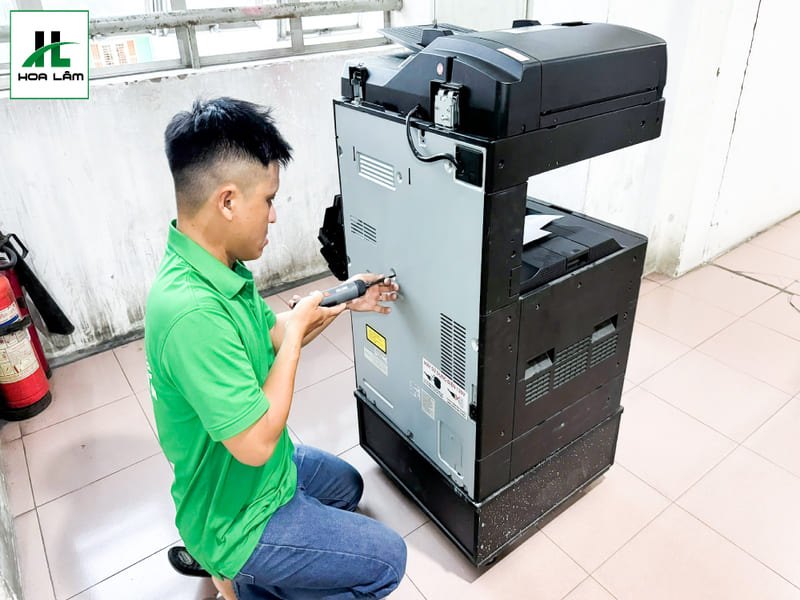 Máy Văn Phòng Hoa Lâm cung cấp dịch vụ sửa main máy photocopy chuyên sâu, đúng lỗi