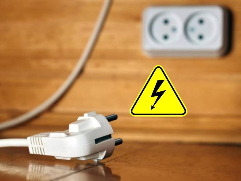 Tắt nguồn máy hoàn toàn và ngắt kết nối điện Tắt nguồn máy hoàn toàn và ngắt kết nối điện